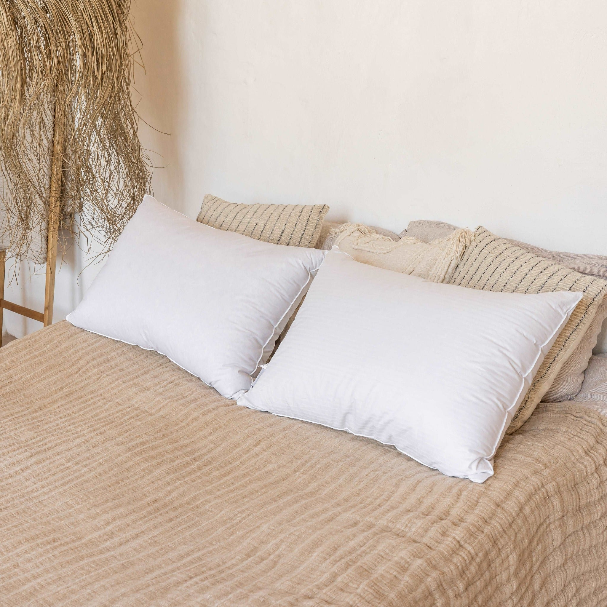 Подушка пухова - Down