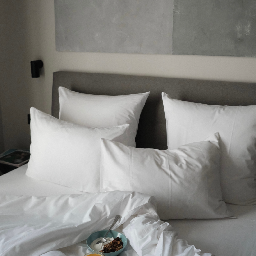 Подушка пухова - Down Light (30% пух/70% перо) Moona